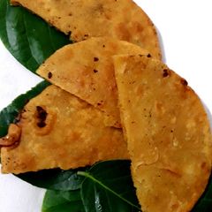 A picture of Aloo stuffed puri.