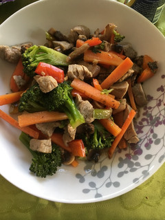 Una foto de Salteado de cerdo con verduras