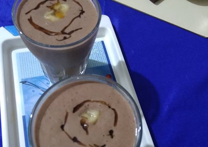 Banana chocolate smoothie