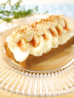 A picture of Easy Asian Pear & Fig Dessert with Sandwich Bread.