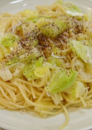A picture of Japanese-Style Cabbage Pasta with Just One Frying Pan.