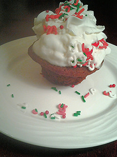 A picture of Gingerbread Cupcakes.