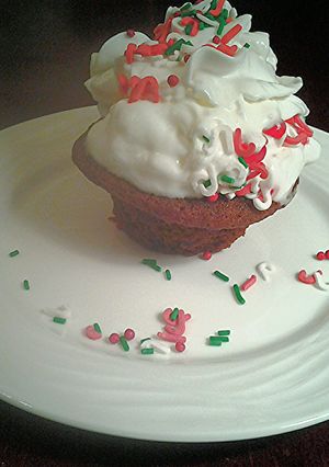 A picture of Gingerbread Cupcakes.