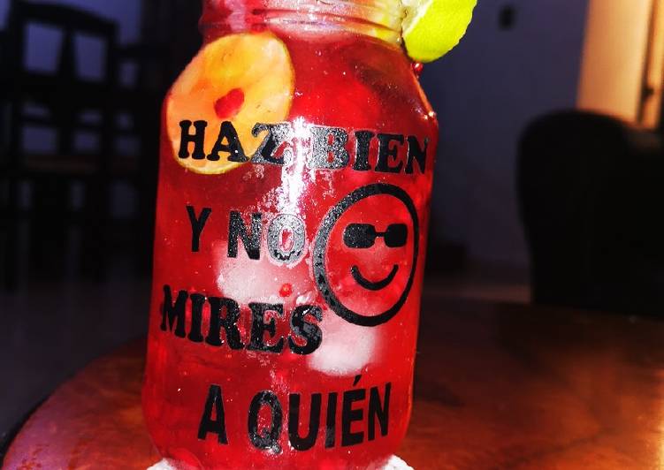 Cóctel de mora con gatorade