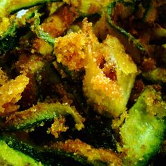 A picture of crispy zucchini juliennes.