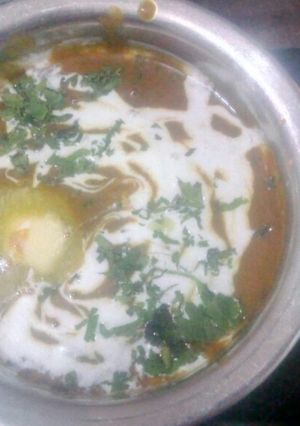 A picture of Daal makhni.