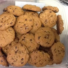 A picture of Chocolate Chip Walnut Cookies.
