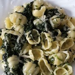 A picture of Garlic Butter And Spinach Pasta.