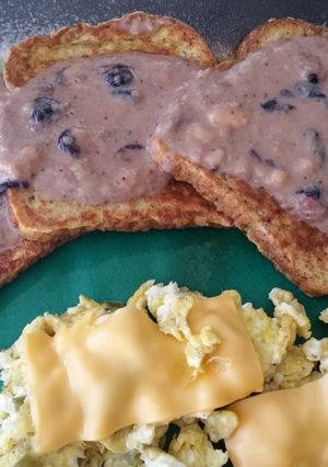 A picture of Creamy blueberry banana french toast.
