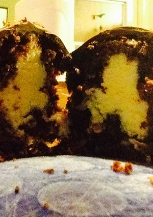 A picture of Nanaimo Bar Cupcakes.