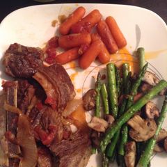 A picture of Bloody Mary Fall Off The Bone Short Ribs.