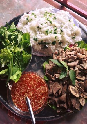A picture of Banh Hoi with Pork Offal.