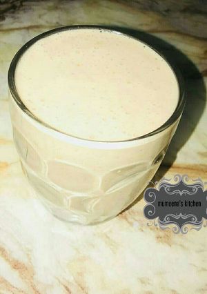 A picture of Banana and date smoothie.