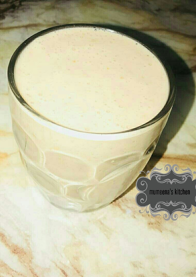 A picture of Banana and date smoothie.