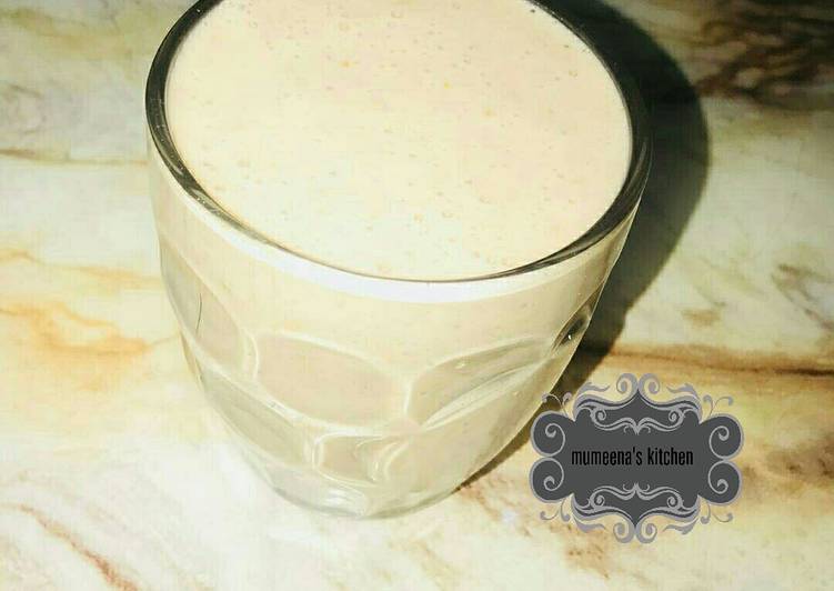 How to Make Speedy Banana and date smoothie