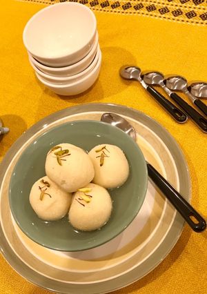 रसगुल्ला (rasgulla recipe in Hindi) रेसिपी मुख्य फोटो