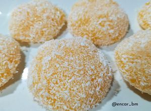 Una foto de Pastelitos de mandarina con coco