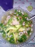 Caldo de pollo a la mexicana