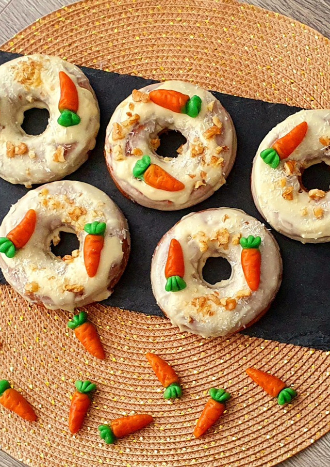 Una foto de Donuts 🍩 de manzana 🍎 y zanahoria🥕 tipo carrot cake