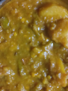 आलू शिमला मिर्च (Aloo Shimla Mirch recipe in hindi) रेसिपी मुख्य फोटो