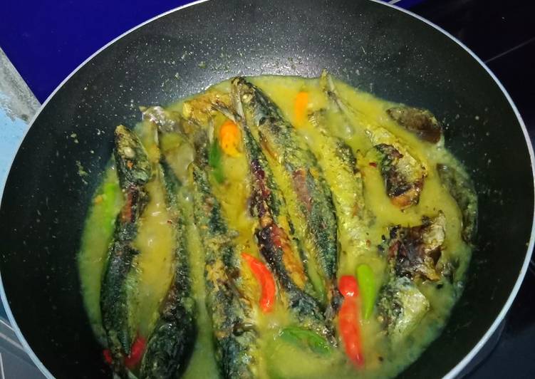 Resep Ikan salem bumbu kuning Lezat