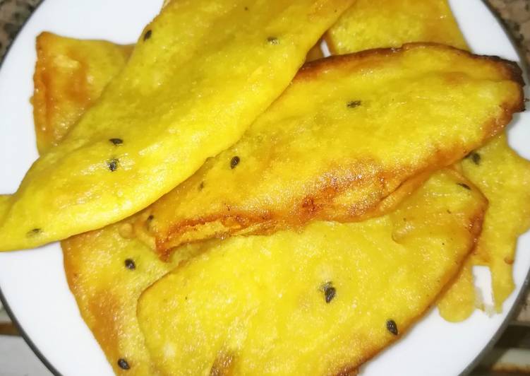 Recipe of Perfect Plantain fry(pazhampori)