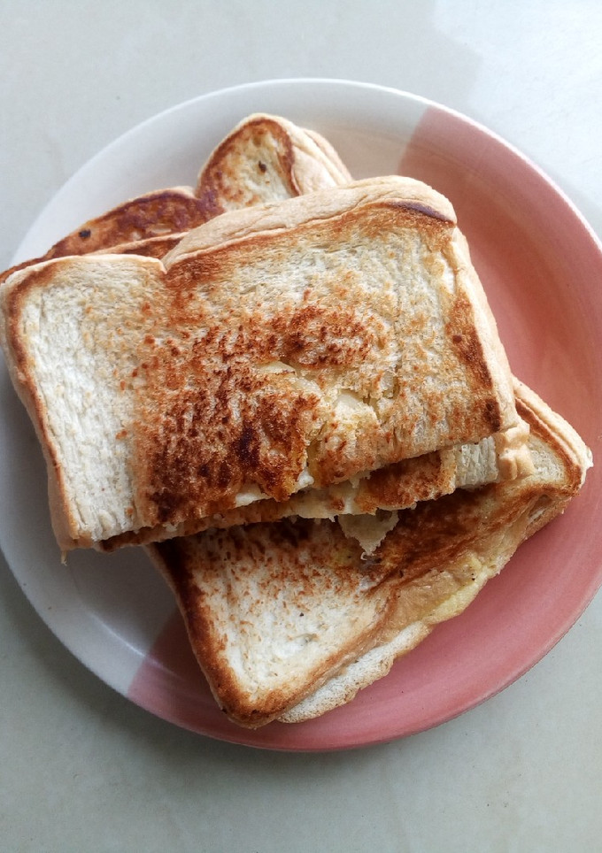 A picture of Toasted bread.