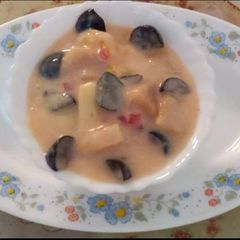 A picture of Creamy fruits delight.
