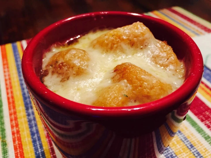 Easy Steps to Prepare Recipe Sweet and Mild French Onion Soup that is Can Pamper Your Tongue, Delicious}