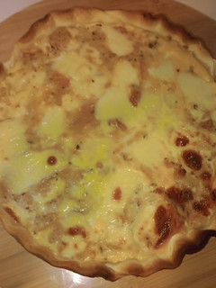 Una foto de 🥧Tarta súper rápida de atún queso y huevo.(Sin verdura 😀)