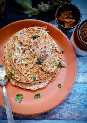 A picture of Onion paratha.
