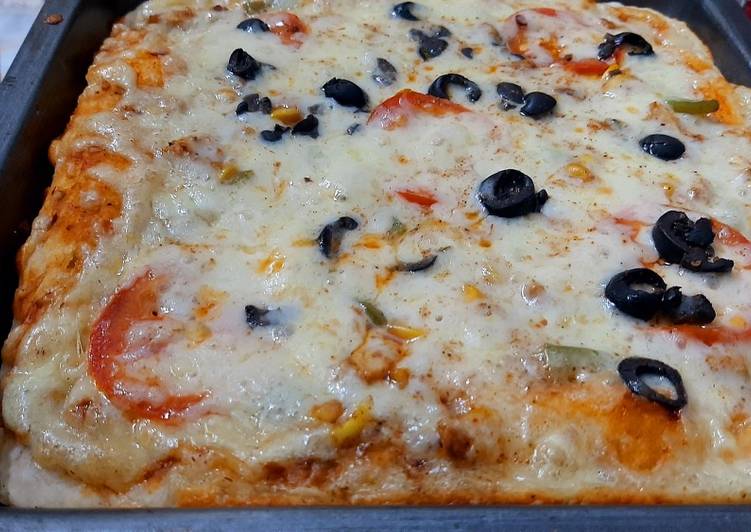 Recipe of Super Quick Homemade Sicilian Style Square Pizza 🤞😉❤(Iftar special)