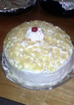 A picture of pineapple cake with pineapple filling.
