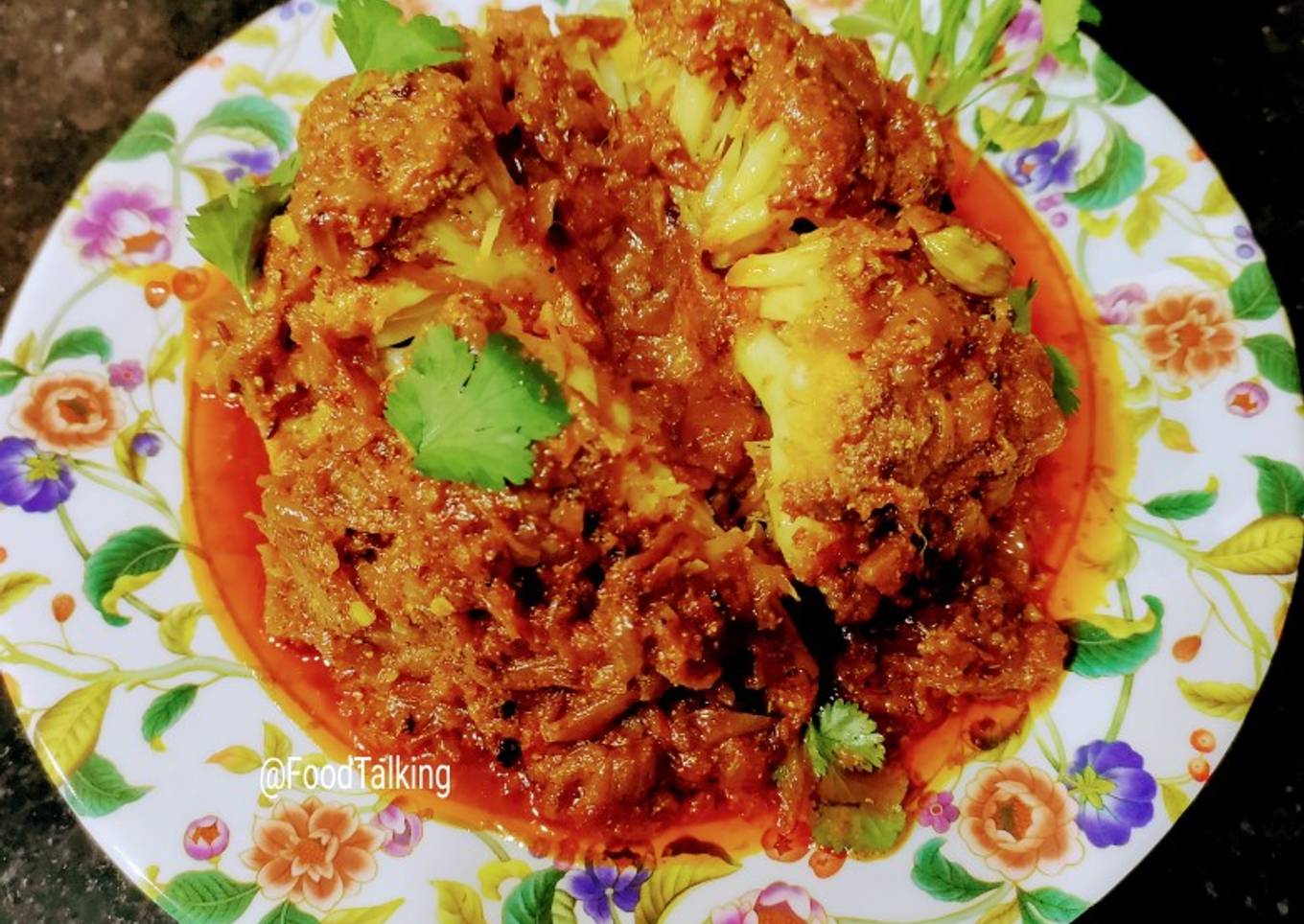 Cauliflower Curry/Gobhi Mussalam