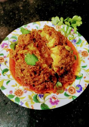 A picture of Cauliflower Curry/Gobhi Mussalam.