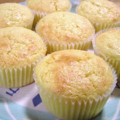 A picture of Yogurt Muffins.