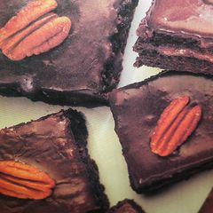 A picture of Pecan Caramel Brownies.