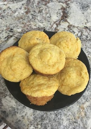 A picture of Delicious Corn Bread with Corn.