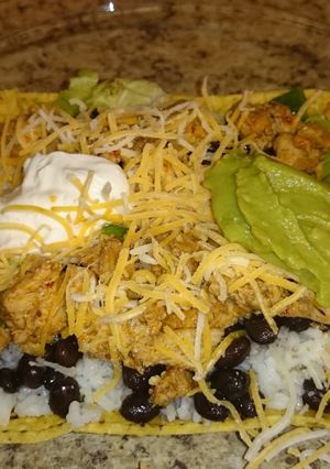 A picture of Chipotle chicken taco bowls.