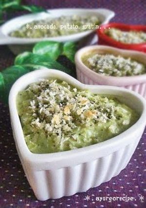 A picture of Potato Gratin with Avocado Sauce.