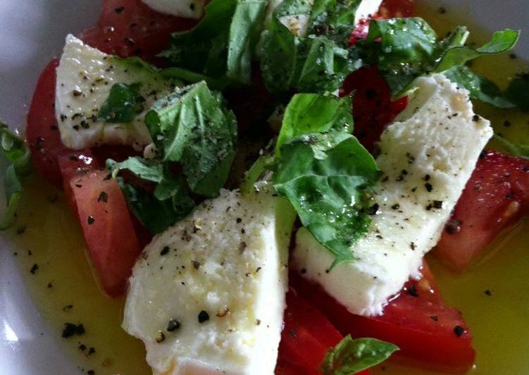 Simple Way to Make Homemade Bocconcini ,fresh tomato , &amp; basil salad
