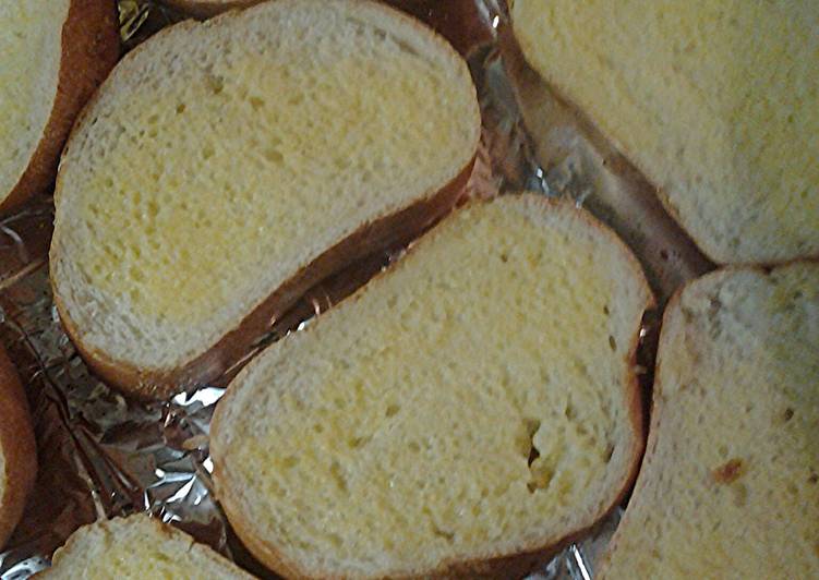 Step-by-Step Guide to Prepare Super Quick Homemade Easy Italian garlic bread