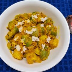 A picture of Ridge Gourd and Potato Curry in Sesame Coconut Paste.
