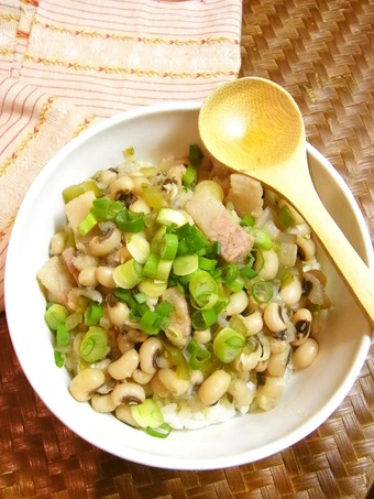 Simple Way Prepare Recipe Easy Black Eyed Peas with Rice that is Delicious, Can Spoil the Tongue}