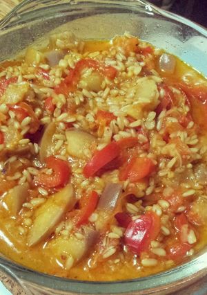 A picture of Oat groats and fruit vegetable stew.