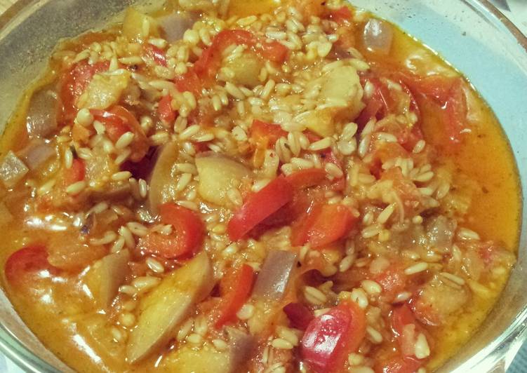 Oat groats and fruit vegetable stew