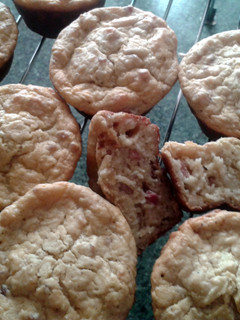 A picture of Zucchini, bacon and cheese muffins..