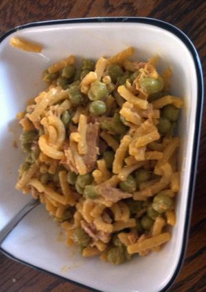 A picture of Mac, Cheese, Tuna And Peas.