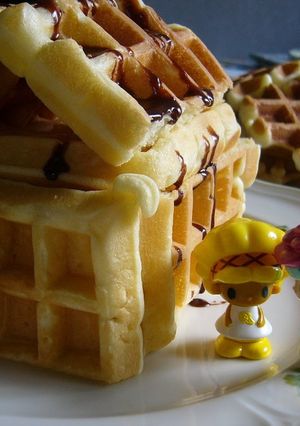 A picture of Waffle House! Happy Breakfast!.