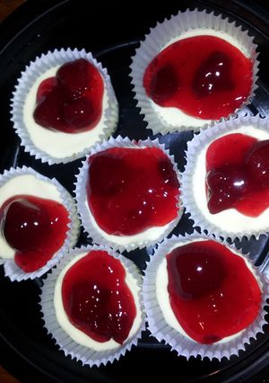 A picture of Strawberry cheese cake minis.
